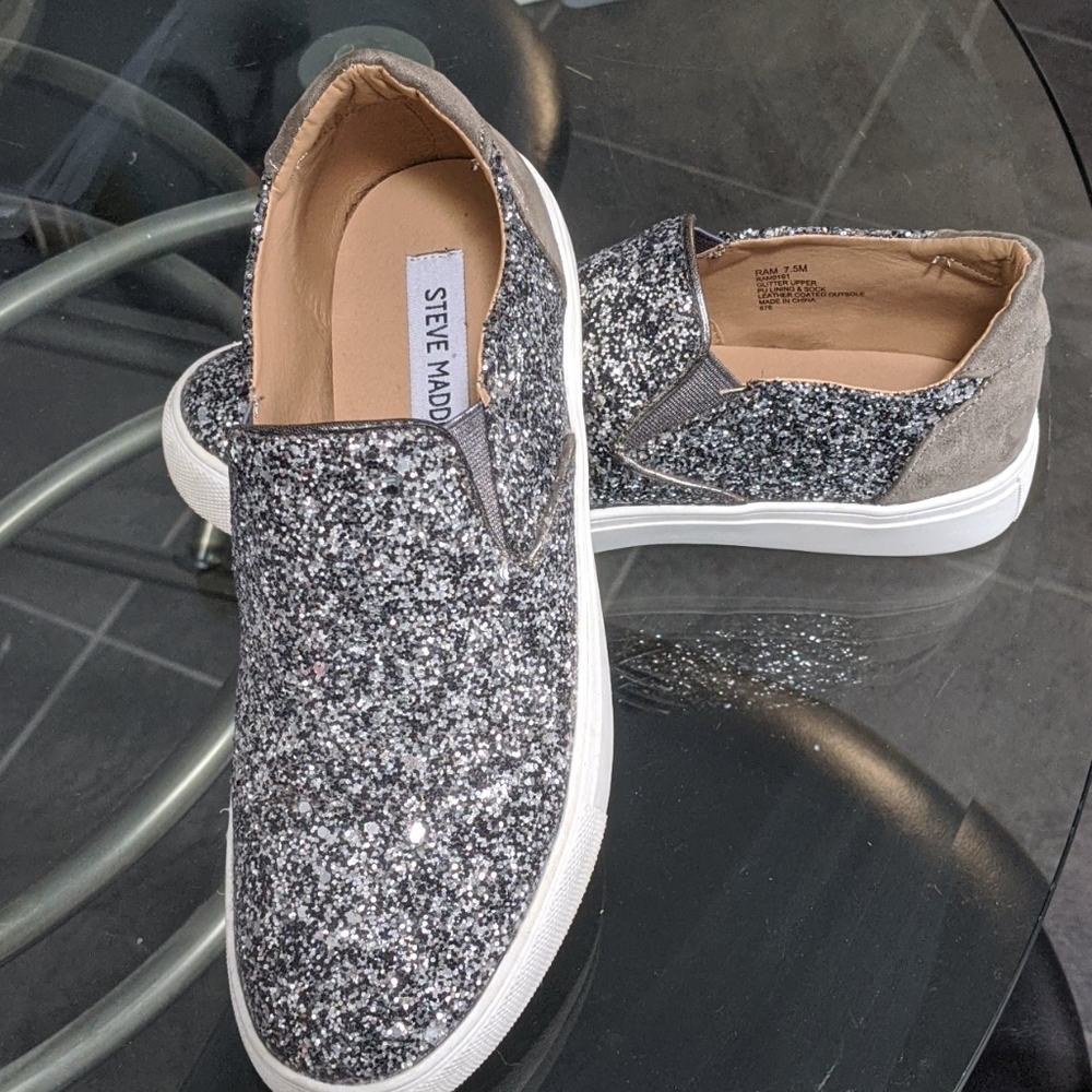 Steve Madden Glitter Sneaker, size 7.5